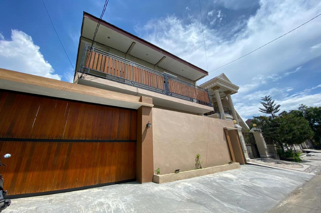 Hotel Reddoorz Near Mojokerto Train Station Extérieur photo