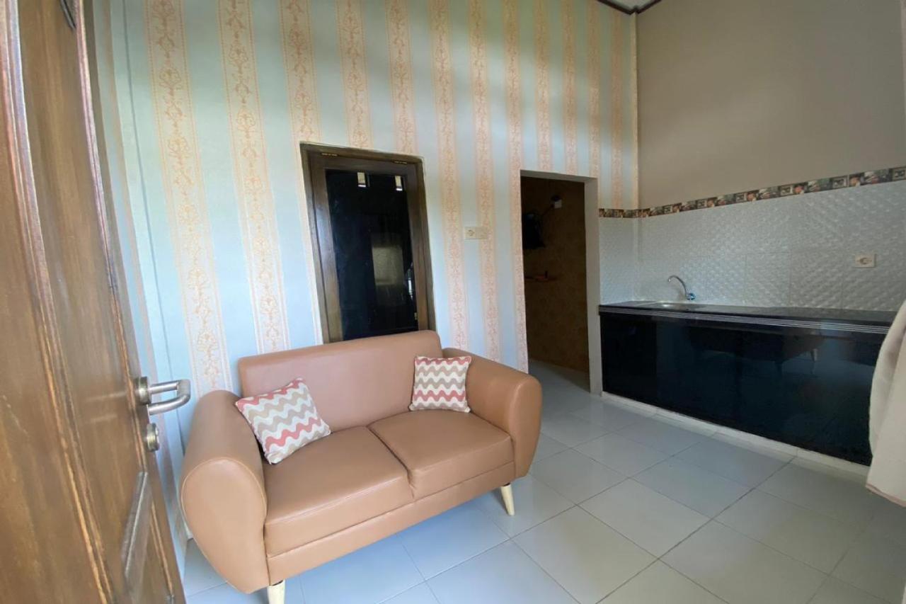 Hotel Reddoorz Near Mojokerto Train Station Extérieur photo